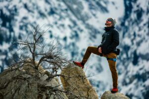 how to layer clothing for hiking in 2026