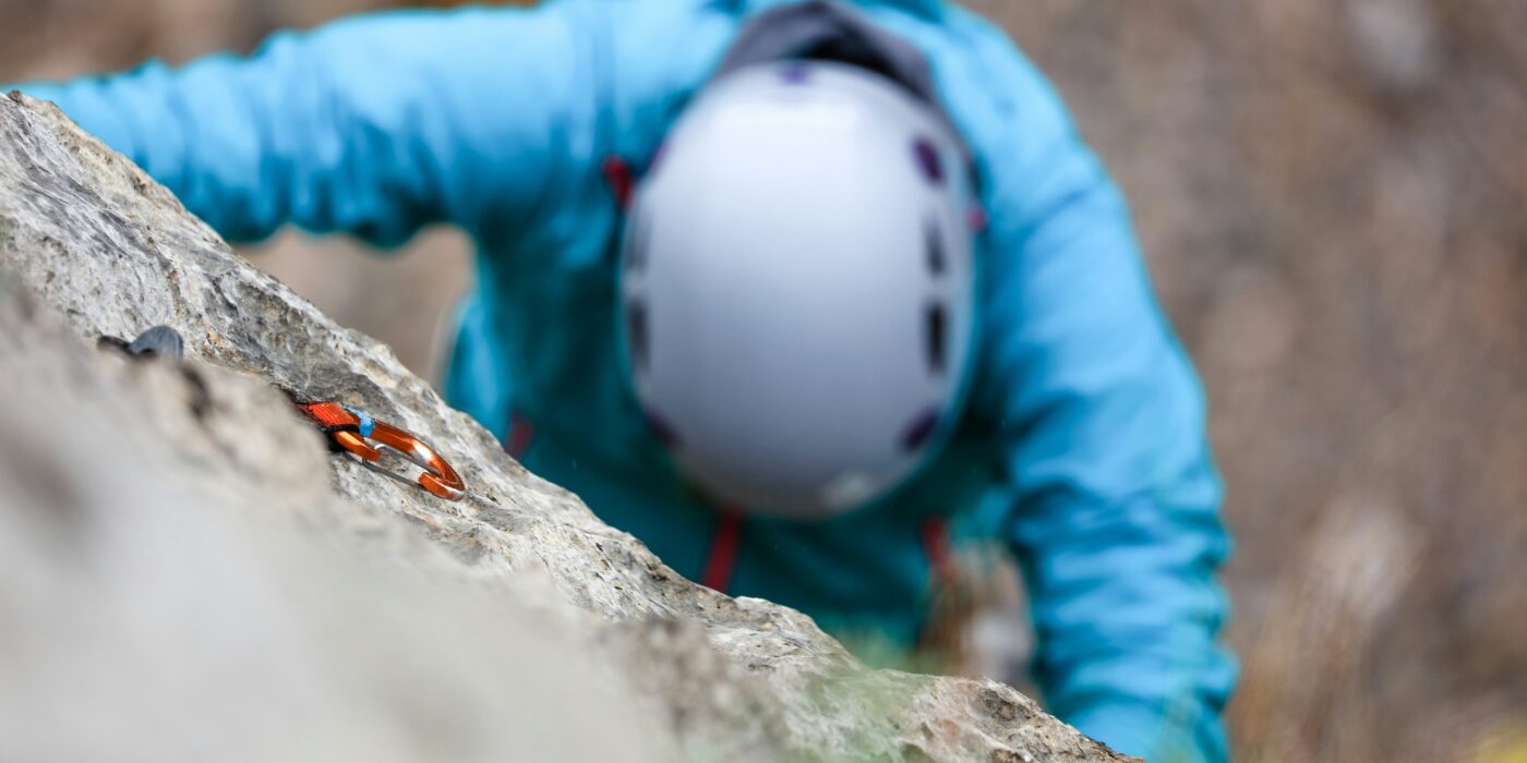 Best Climbing Helmets for Beginners in 2026: 5 Top-Rated Picks for Outdoor, Multi-Pitch, and Multi-Discipline Climbing