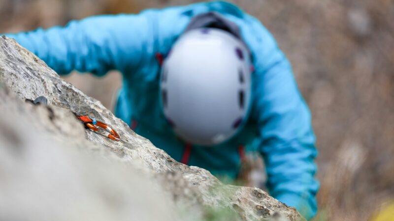 Best Climbing Helmets for Beginners in 2026: 5 Top-Rated Picks for Outdoor, Multi-Pitch, and Multi-Discipline Climbing